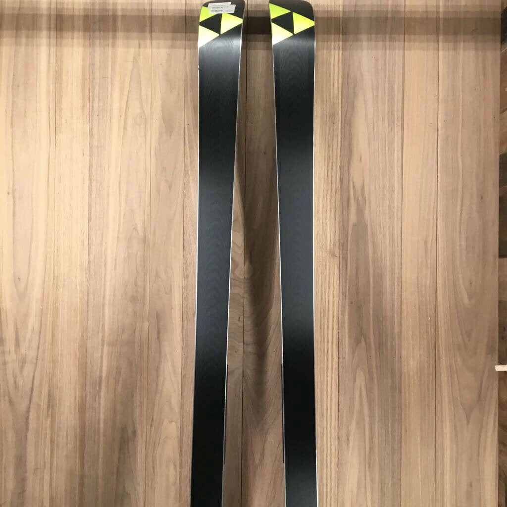 2020 Fischer RC4 WC GS Ski 5 2020 Fischer RC4 WC GS Ski