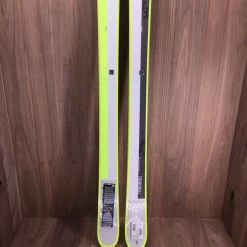 2021 Head Frame Wall Ski
