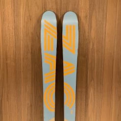 Ski 2021 Zag UBAC 89