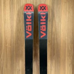 Ski Volkl M5 Mantra W/ Look Pivot Dual WTR Bindings