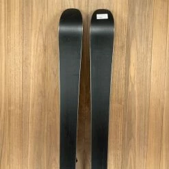 Atomic Vantage 83 Skis W/ Atomic 10 Din Bindings 8 Atomic Vantage 83 Skis W/ Atomic 10 Din Bindings