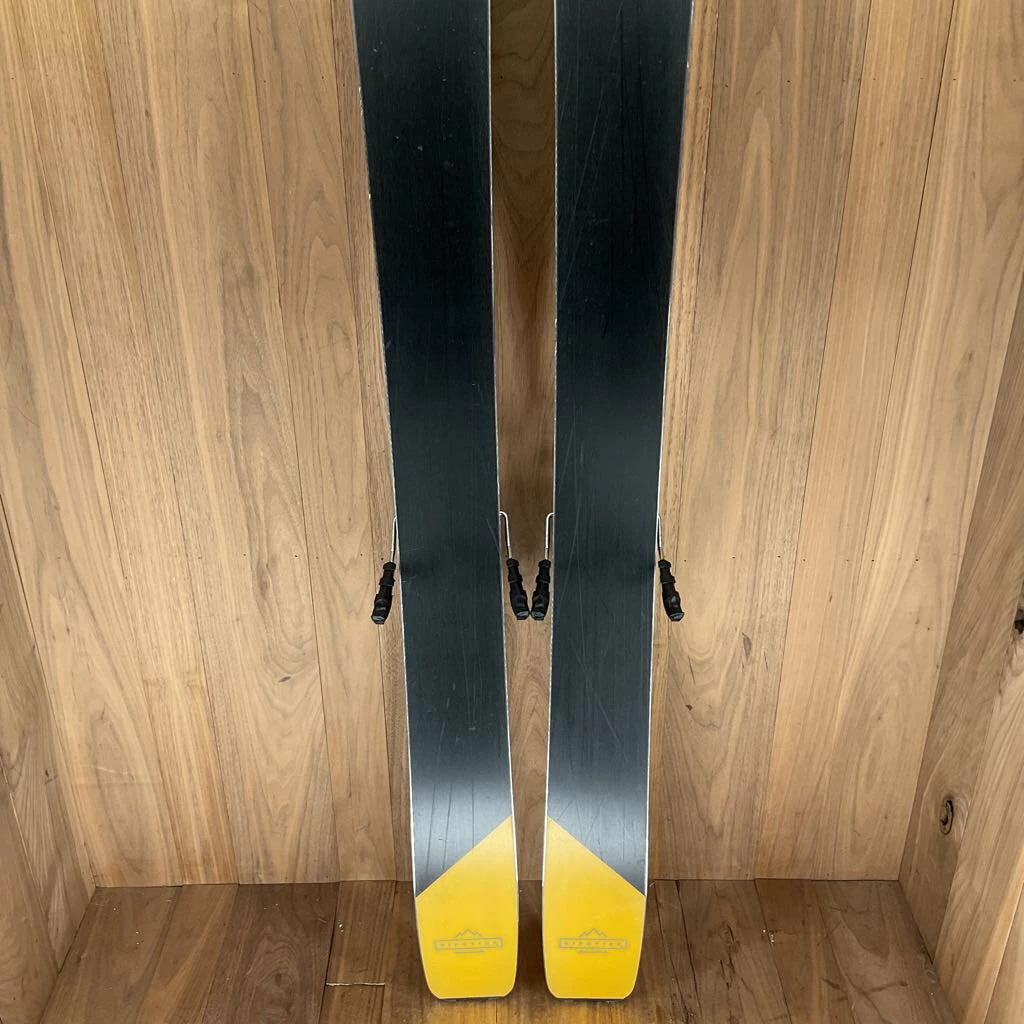 2022 Elan Ripstick 106 W/ Tyrolia Attack 14 Demo Bindings 10 2022 Elan Ripstick 106 W/ Tyrolia Attack 14 Demo Bindings