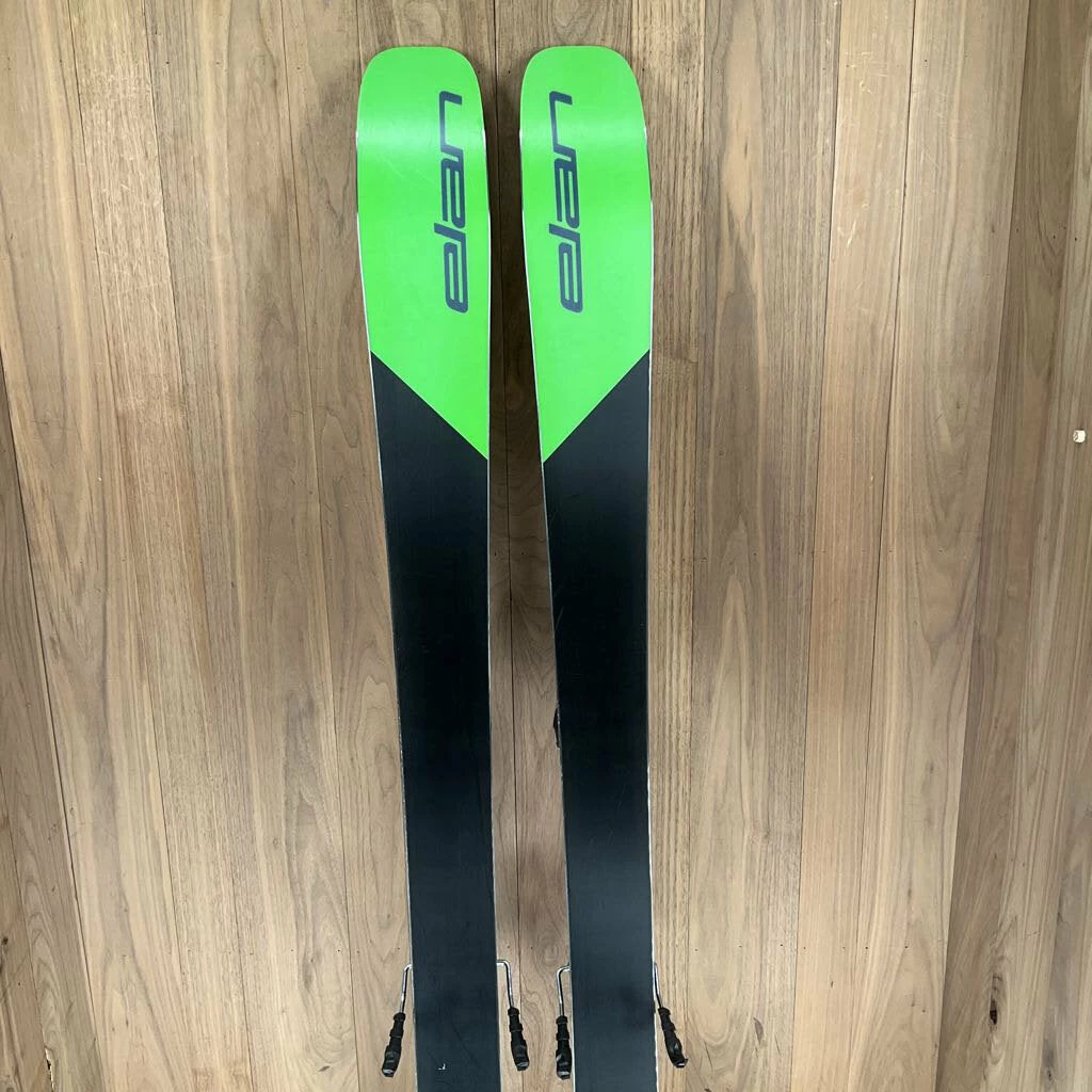 2022 Elan Ripstick 96 Black W/ Tyrolia Attack 14 Bindings 13 2022 Elan Ripstick 96 Black W/ Tyrolia Attack 14 Bindings
