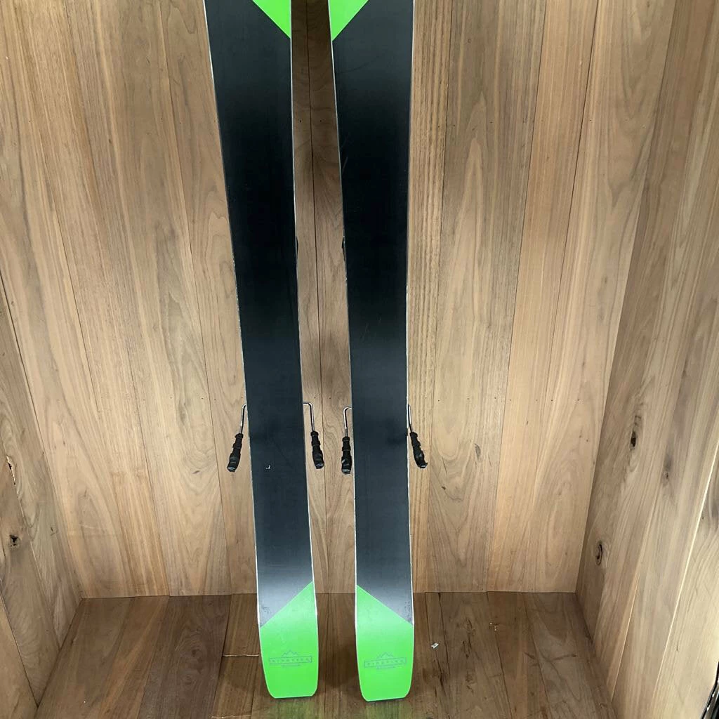 2022 Elan Ripstick 96 Black W/ Tyrolia Attack 14 Bindings 14 2022 Elan Ripstick 96 Black W/ Tyrolia Attack 14 Bindings