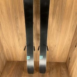 2022 Atomic W Maven 93 C W/ Tyrolia Attack 11 Demo Bindings Ski
