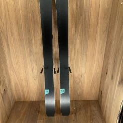 2022 Atomic W Maven 93 C W/ Tyrolia Attack 14 Demo Bindings