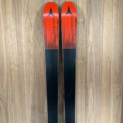 2022 Atomic Maverick 88 Ti W/ Tyrolia Attack 14 Demo Bindings Ski