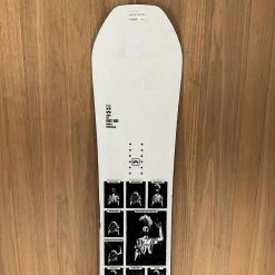 2022 Rome Party Mod Snowboard