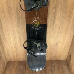 2022 Arbor Element Camber Snowboard W/ Nitro Zero Large Bindings