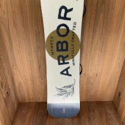 2022 Arbor Element Camber Snowboard W/ Nitro Zero Large Bindings