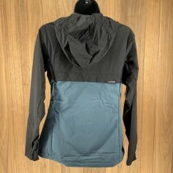 Windbreakers & Raincoats Dakine Women's Reserve Windbreaker