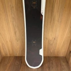 2022 Nitro Women's Victoria Snowboard