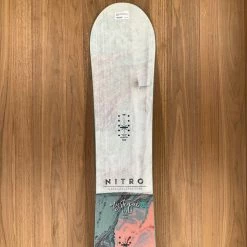 2022 Nitro Women's Mystique Snowboard