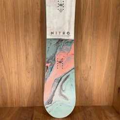 2022 Nitro Women's Mystique Snowboard
