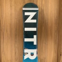 2022 Nitro Women's Mystique Snowboard