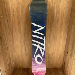 2022 Nitro Women's Beauty Snowboard