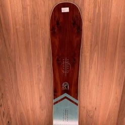 2022 Arbor Women's Veda Camber Snowboard