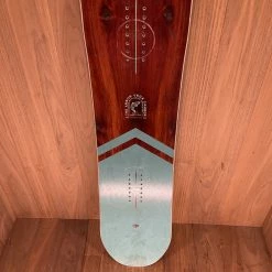 2022 Arbor Women's Veda Camber Snowboard