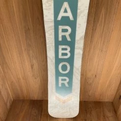2022 Arbor Women's Veda Camber Snowboard