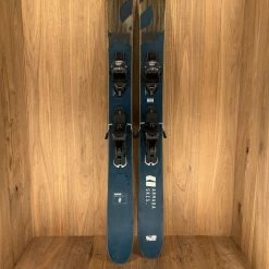 Ski 2022 Armada ARV 116 JJ UL W/ Armada Warden 12 Demo Bindings