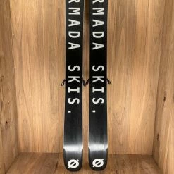 Ski 2022 Armada ARV 116 JJ UL W/ Armada Warden 12 Demo Bindings