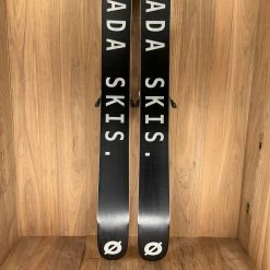 Ski 2022 Armada ARV 116 JJ UL W/ Armada Warden 12 Demo Bindings