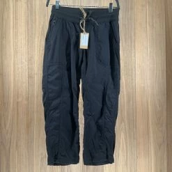 The North Face Women's 3/4 Length Active Pants Outerwear And Clothing