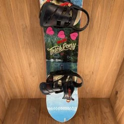 Burton Women's Trick Pony Snowboard W/ Burton Mission Bindings