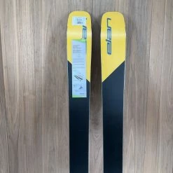 Ski 2022 Elan Ripstick 106 W/ Tyrolia Attack 14 Demo Bindings 44 Ski 2022 Elan Ripstick 106 W/ Tyrolia Attack 14 Demo Bindings
