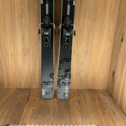 2022 Elan Ripstick 106 Black Edition W/ Tyrolia Attack 14 Demo Bindings