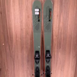 Ski 2022 Salomon QST 106 W/ Salomon Warden 13 Demo Bindings