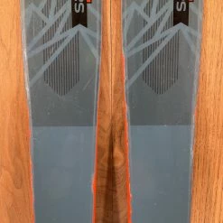 Ski 2022 Salomon QST 98 W/ Salomon Warden 11 Demo Bindings