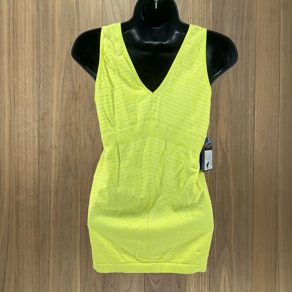 Salomon Women's Elevate Seamless Tank Lifestyle Tops 4 Salomon Women's Elevate Seamless Tank Lifestyle Tops