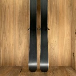 Ski 2022 Black Crows Atris Jr W/ Marker Squire 11 Demo Binding