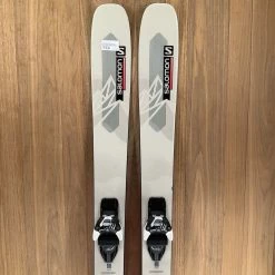 2022 Salomon QST Women's Stella 106 W/ Salomon Warden 11 Demo Bindings Ski