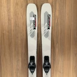 2022 Salomon QST Women's Stella 106 W/ Armada Warden 11 Demo Bindings